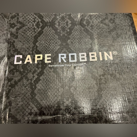 Cape Robbin Campi Over the Knee Chunky Block Heel Fashion Pull On Boots Size 10 - Picture 7 of 8